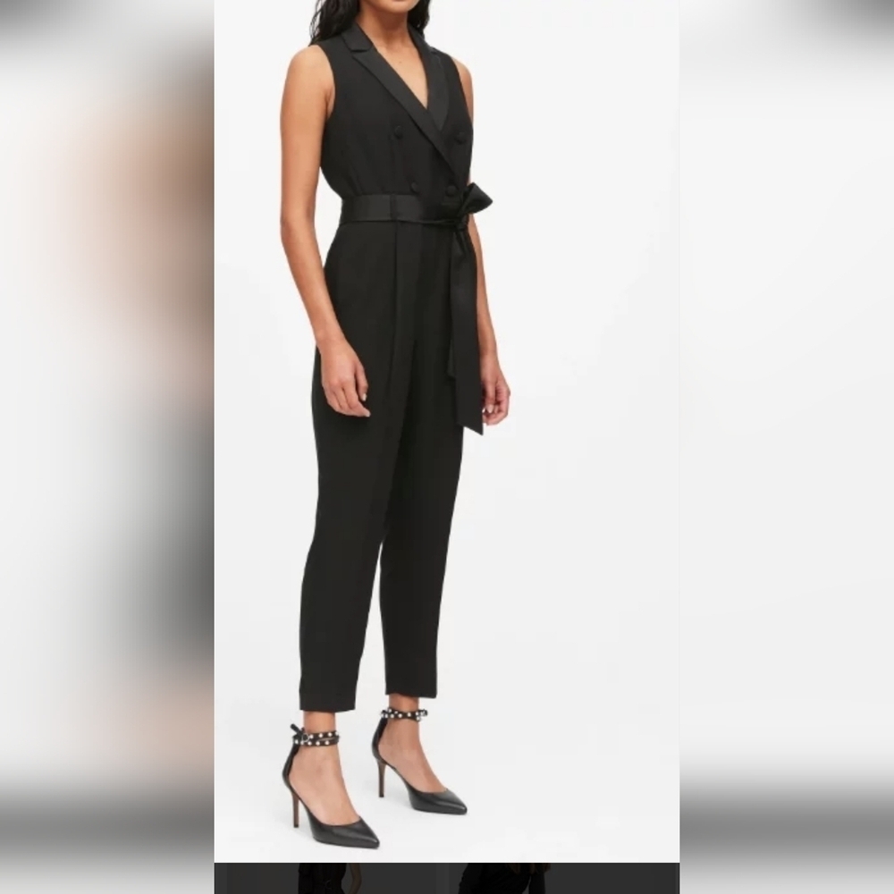 H & M Elegant Black Sleeveless Jumpsuit Size 8